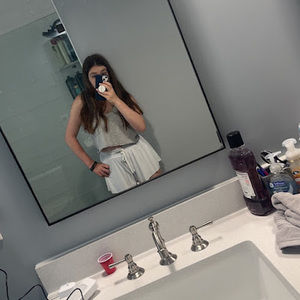 Meet your Posher, Devin